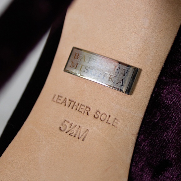 HP๐ค Like New! Badgley Mischka Heels - Picture 8 of 8